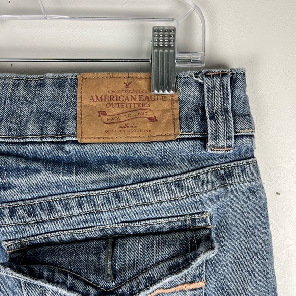 American Eagle Womens Boyfriend Jeans Light Blue Mid Rise Long Length Size 10 - Picture 9 of 12
